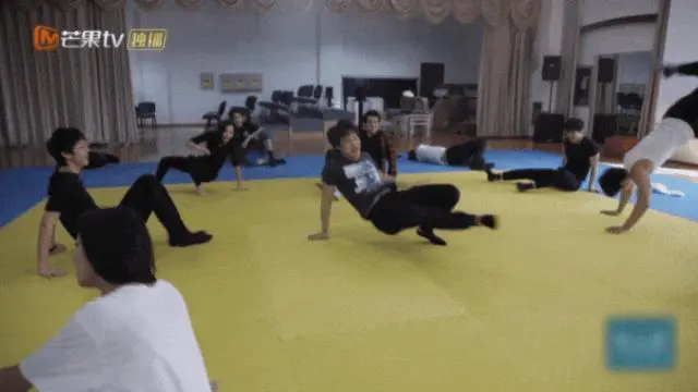 如何在篮球训练前进行有效的热敷准备_2
